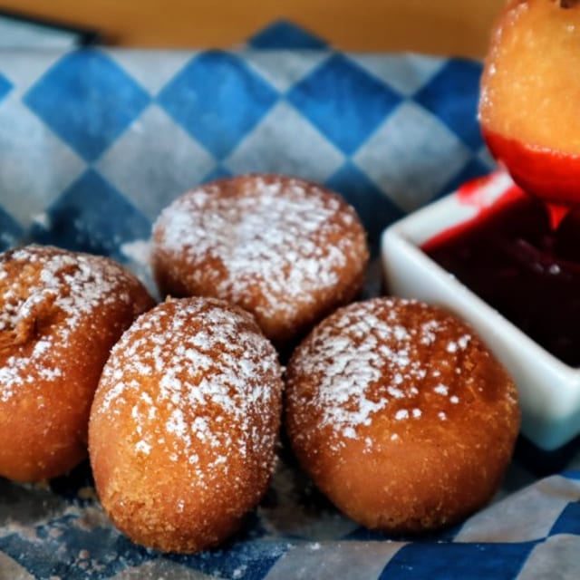 Beignets.